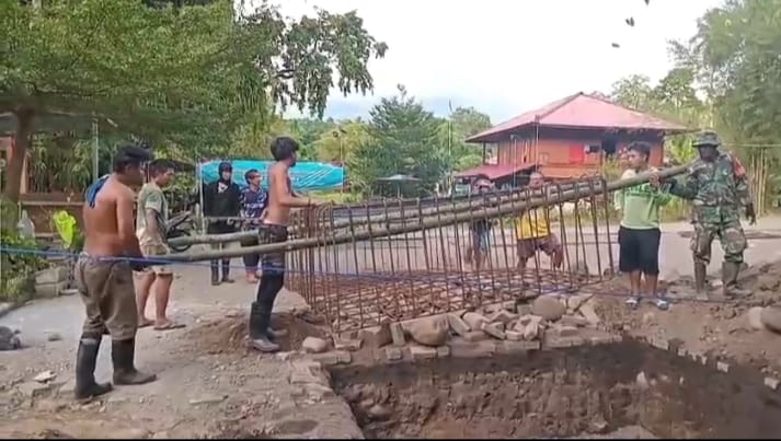 Pembangunan Jembatan Perintis Garuda: TNI dan Masyarakat Bersinergi