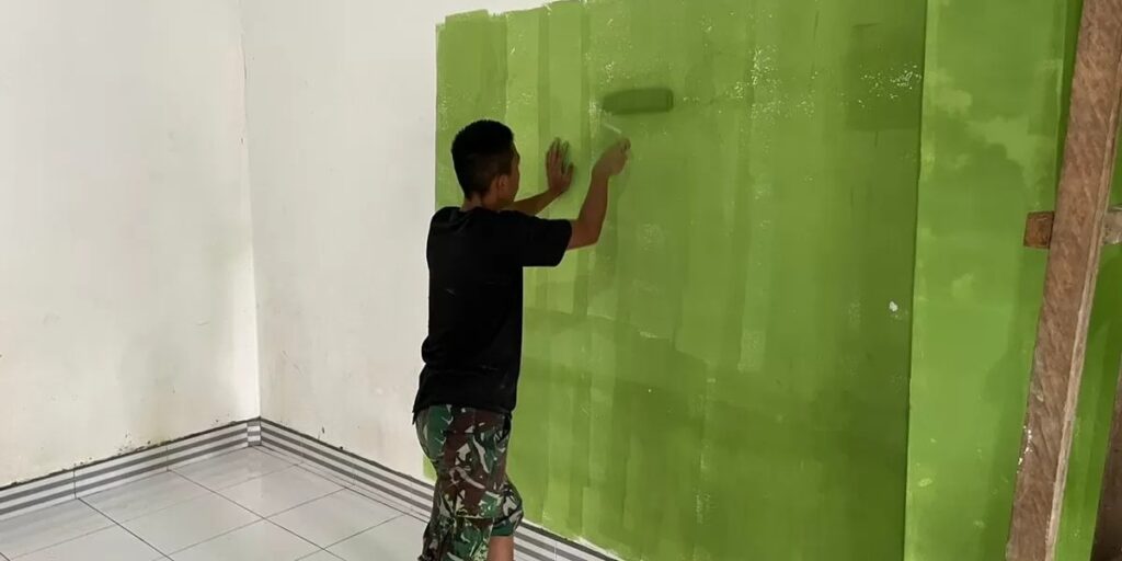 Peduli Sarana Ibadah, Satgas TMMD Lahat Percantik Interior Mushola Ar-Rasyid