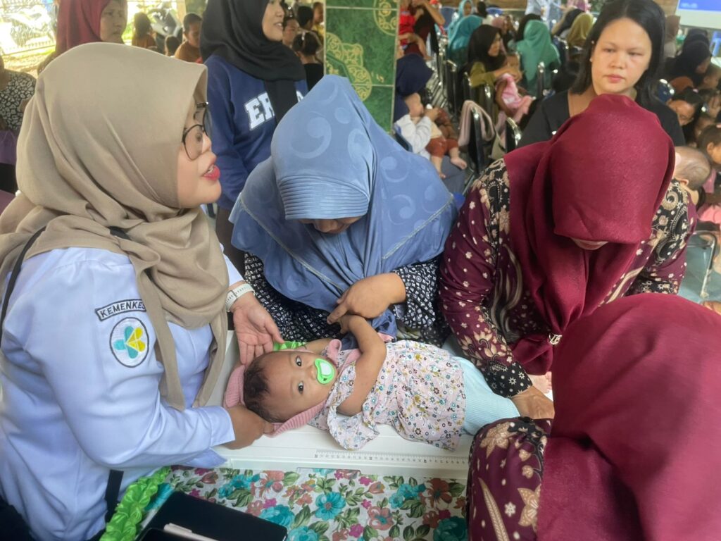 Kolaborasi TMMD 128  dan Dinas Kesehatan, Pengukuran Balita Digencarkan untuk Cegah Stunting