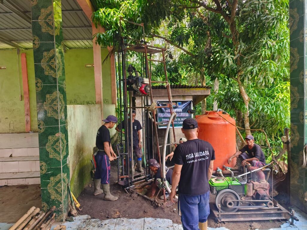 Mesin Bor Terus Bekerja, Satgas TMMD Kodim 0405/Lahat Upayakan Air Bersih untuk Warga