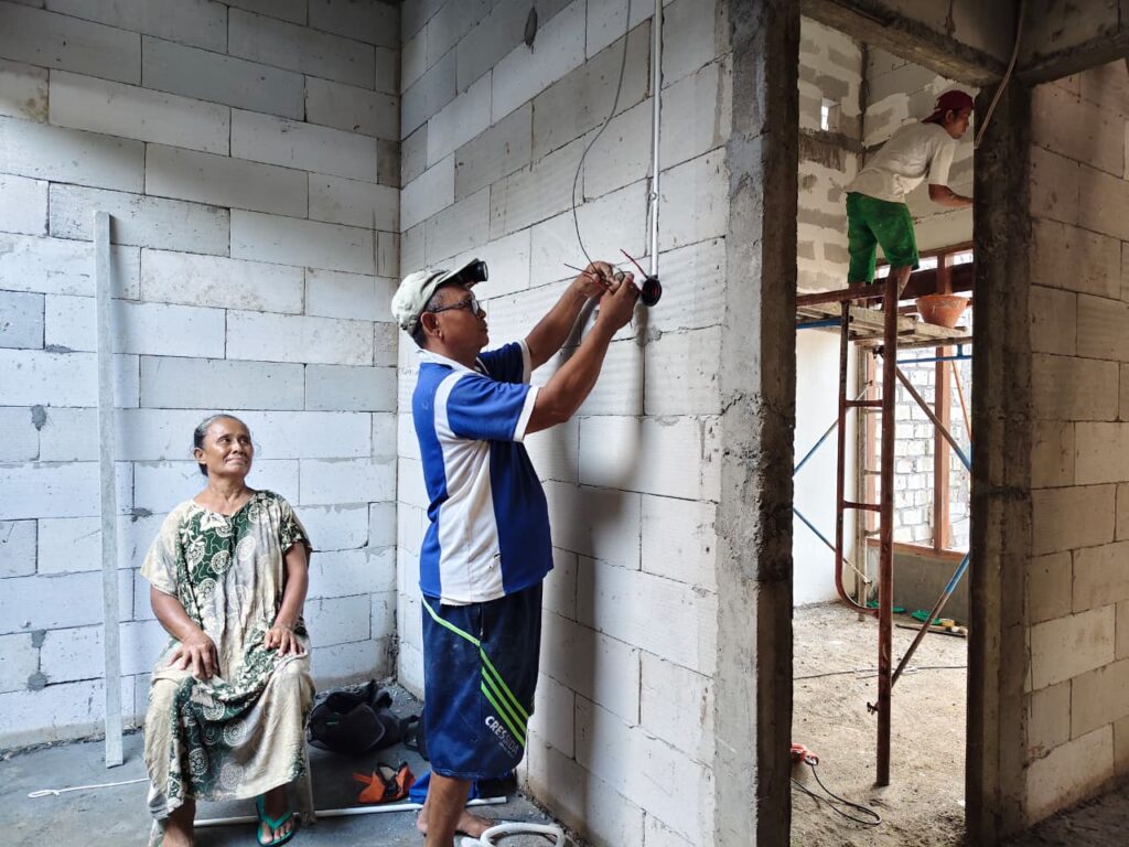 Program TMMD Di Desa Slempit, ‎Rumah Bu Sumani Nyaris Rampung ‎