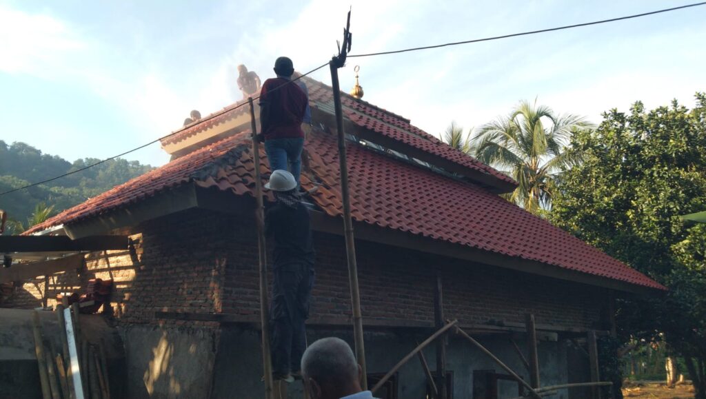 Warga Pulomerak Bersyukur, Fasilitas Ibadah Representatif Garapan TMMD Segera Selesai