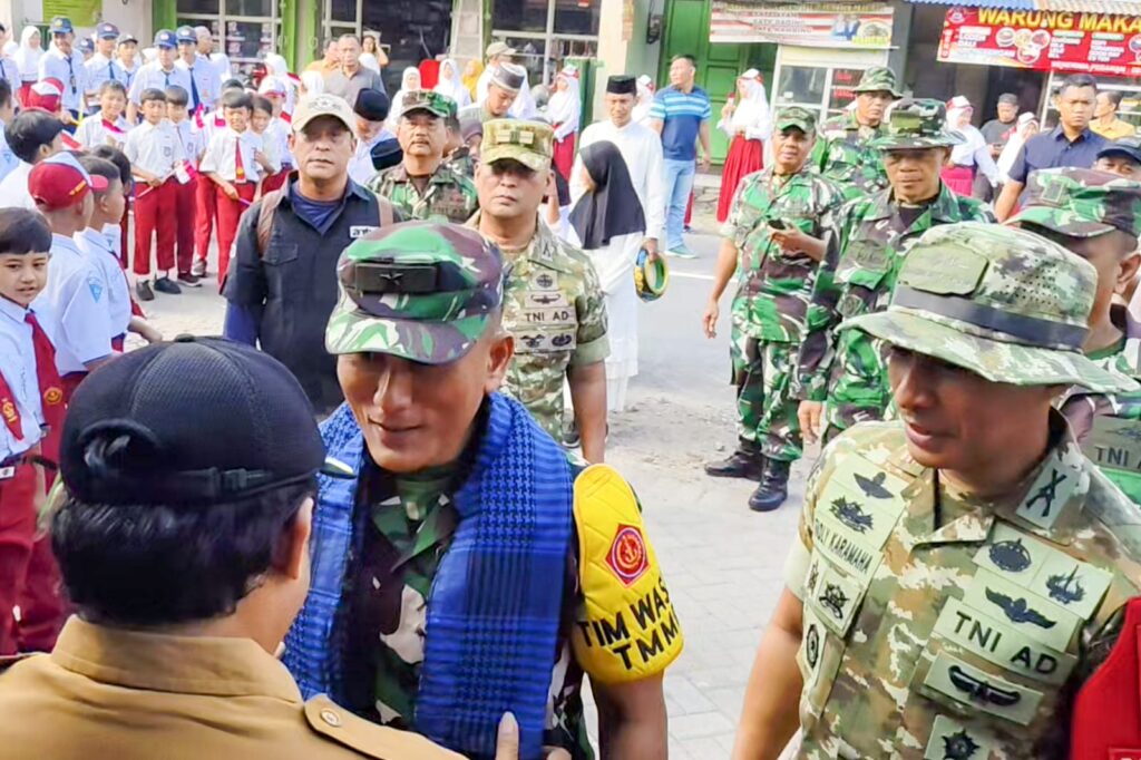 Dir Binter Ster TNI Tinjau TMMD di Slempit, Sinergi Bangun Desa Kian Nyata