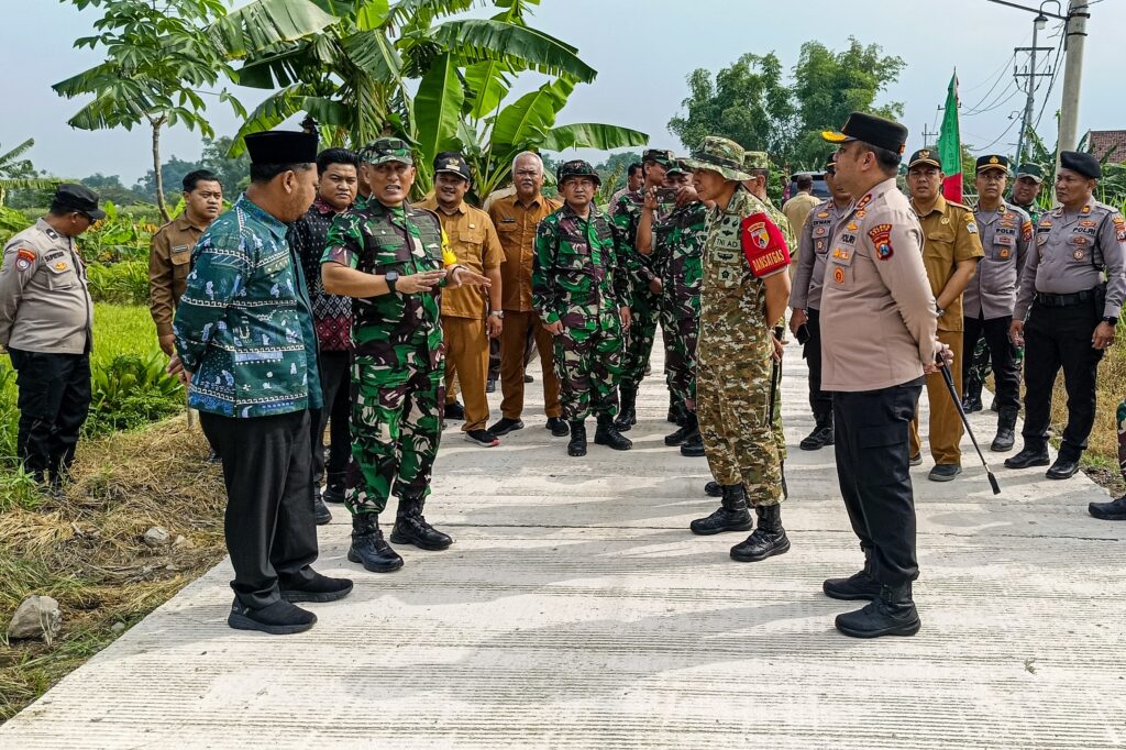 Tim Wasev Mabes TNI Evaluasi Progres TMMD ke-128 di Slempit Gresik