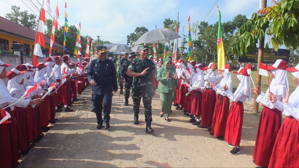 Penutupan TMMD Ke-128 Berlangsung Meriah, Warga Sambut Hangat Kedatangan Danrem