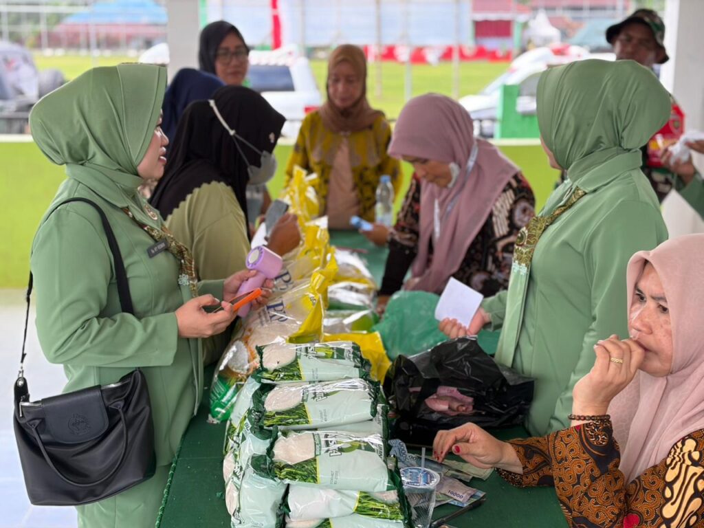 Pasar Murah Warnai Penutupan TMMD Ke-128 Kodim 1430/Konut