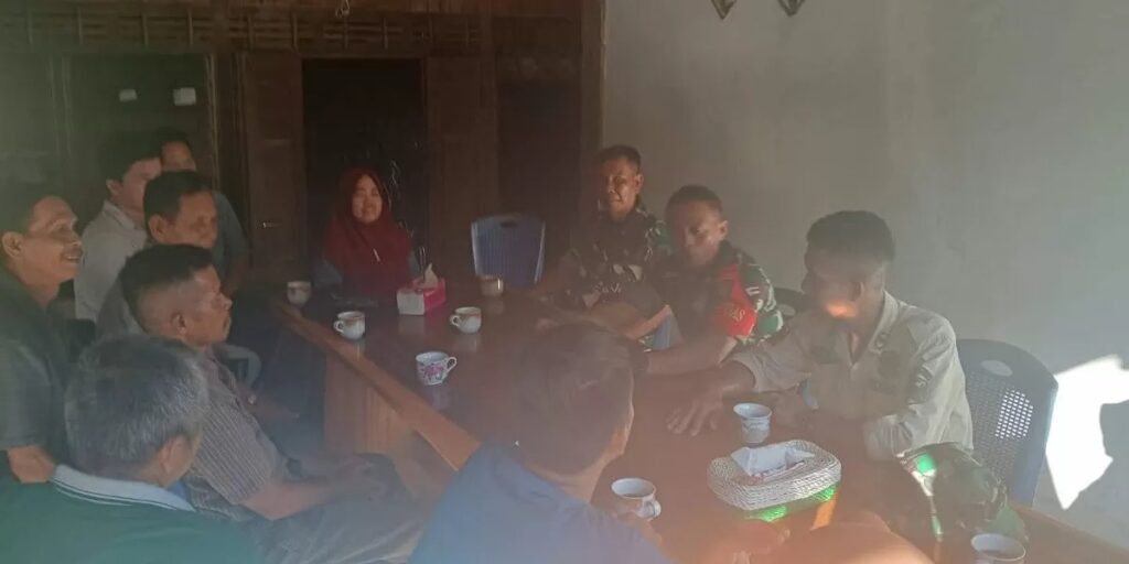 Dansatgas TMMD dan Kades Kumpulkan Warga Jelang Penutupan Program