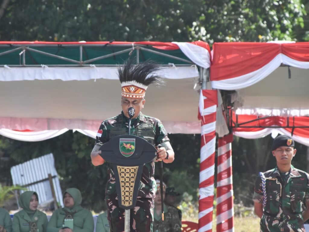 Semangat Gotong Royong Warnai Penutupan TMMD Ke-128 di Kampung Keakwa