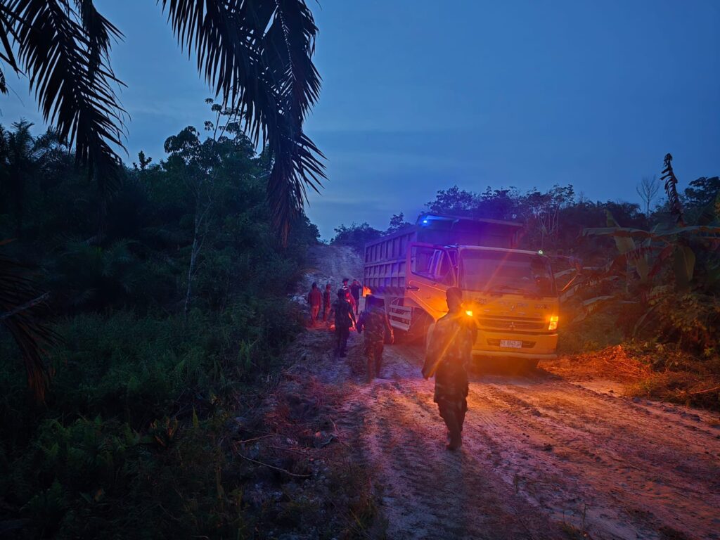 Wadan Satgas: Upaya Maksimal, Pekerjaan Jalan TMMD Dikebut Sampai Malam