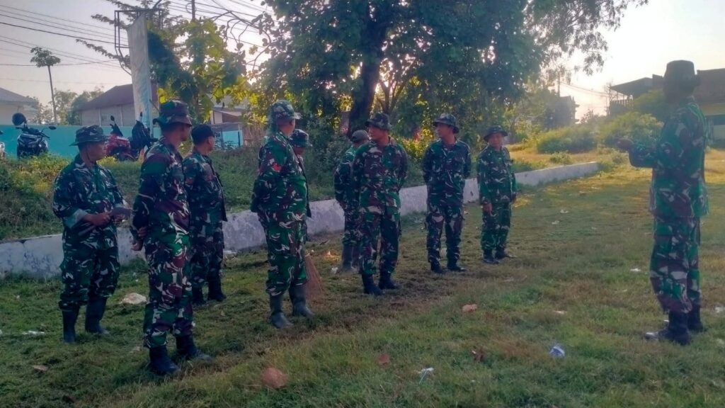 Sinergi TNI dan Warga, Danramil Ngimbang Pimpin Kerja Bakti Persiapan Pembukaan TMMD ke-129