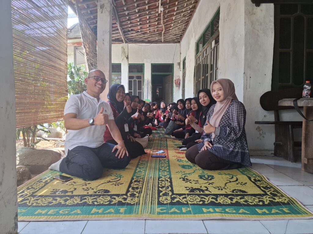 Sosialisasi TMMD ke-129: APINDO Ajak Ibu-Ibu Desa Luwung Kencana Berwirausaha