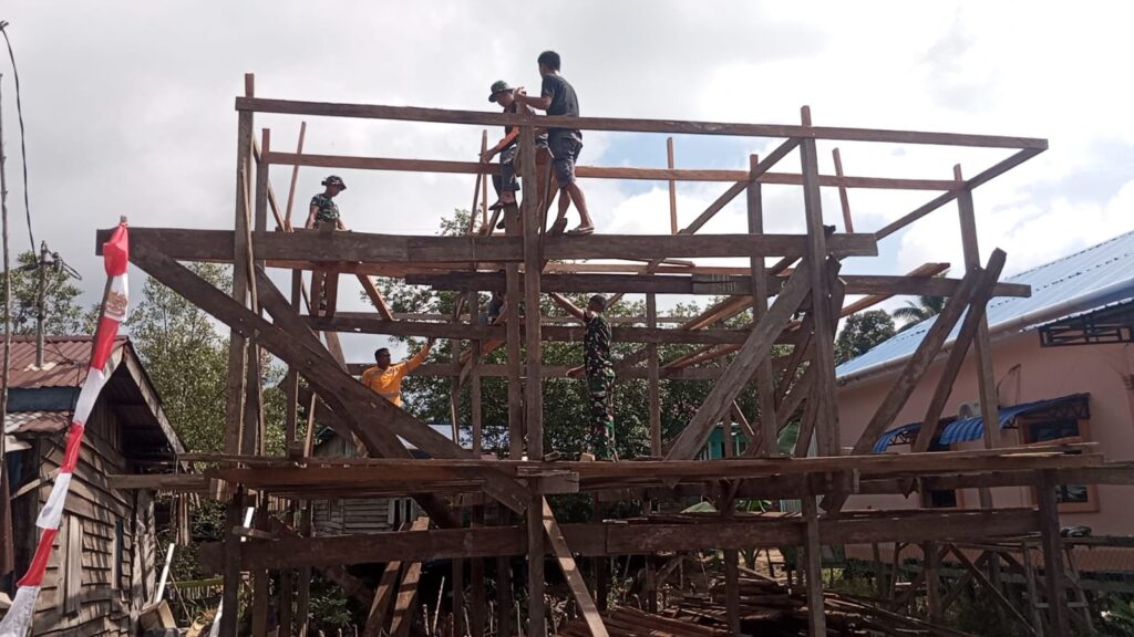 Proyek RTLH Pak Hamsah Capai Pemasangan Atap, Usaha TMMD Kodim 0911/Nunukan untuk Hunian Layak