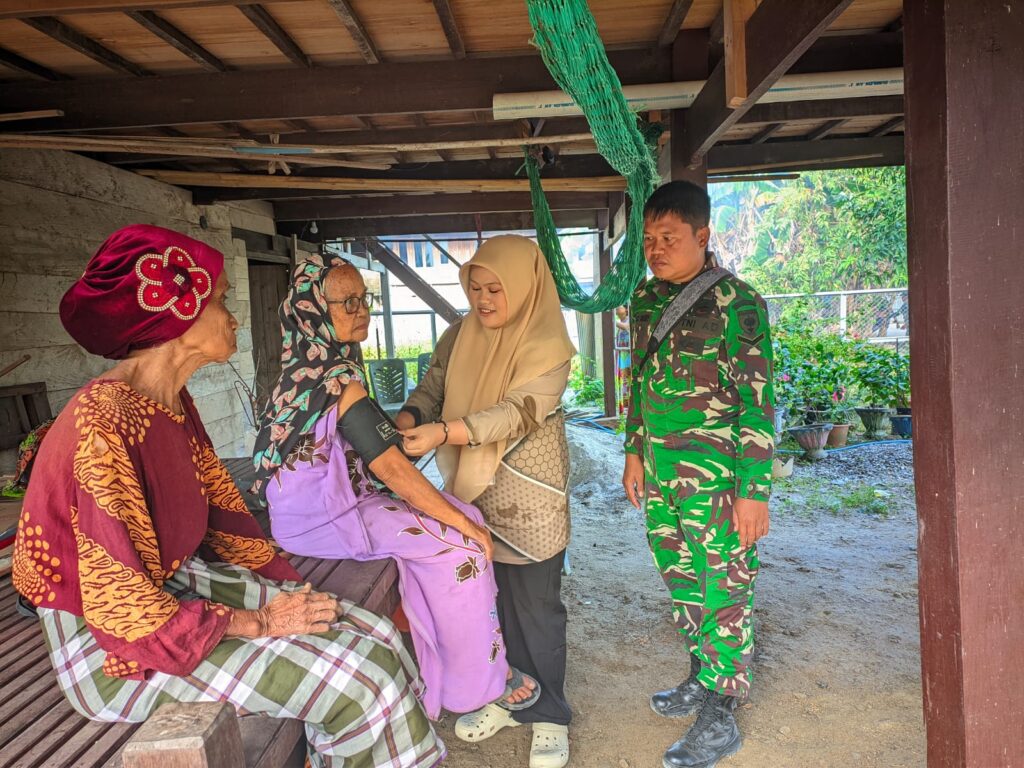 Akses Kesehatan Masyarakat Desa Tanratuo Ditingkatkan Oleh Tim TMMD Ke-129