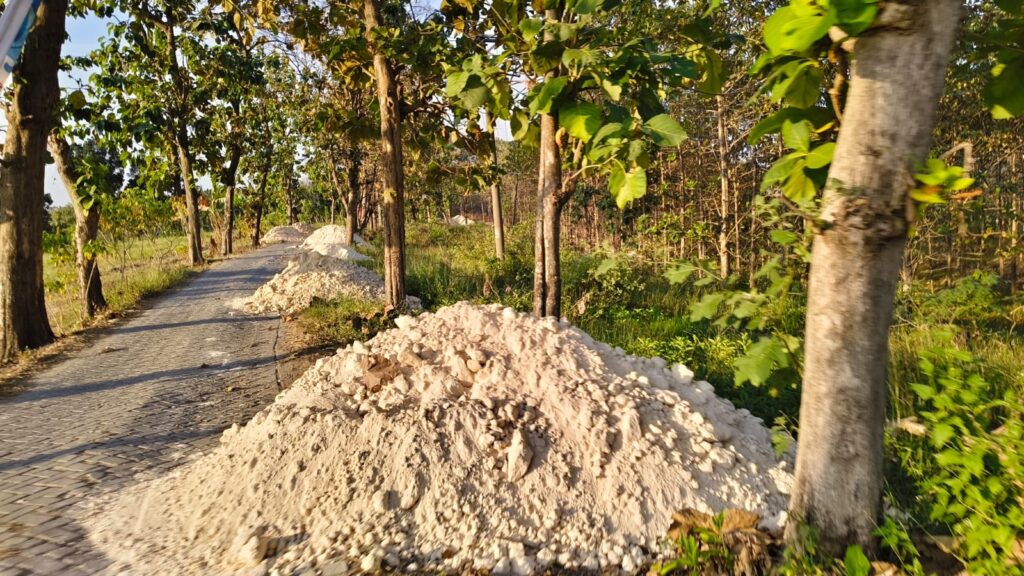 Material TMMD Ke-129 Mulai Berdatangan, Pengerjaan Sasaran Fisik di Desa Tlemang Resmi Dimulai
