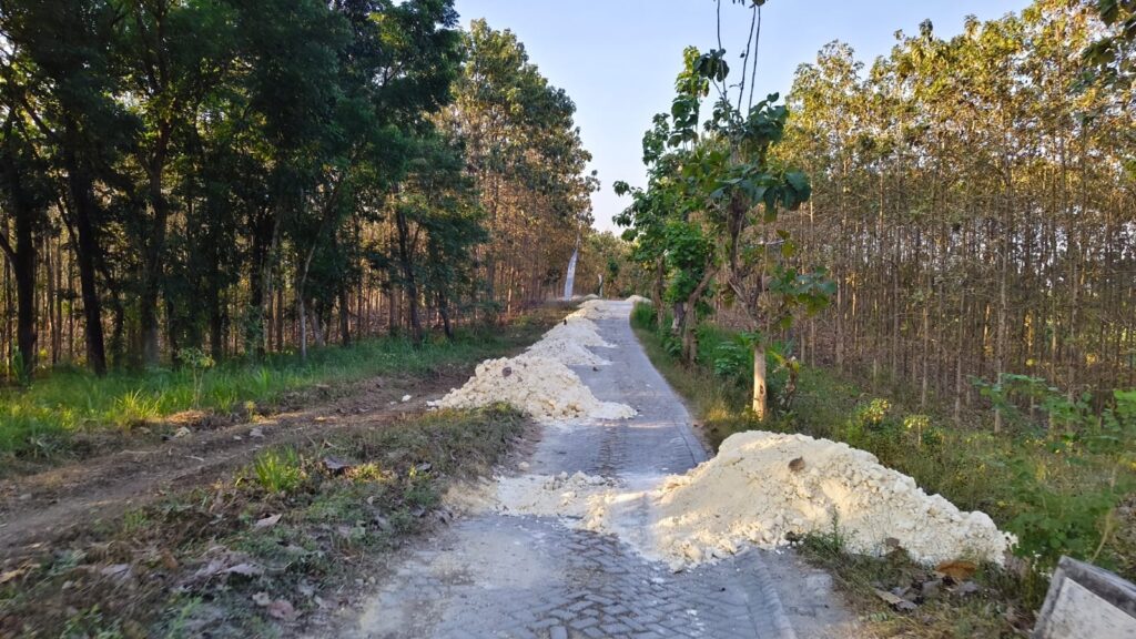 Kepala Desa Tlemang Apresiasi Distribusi Material TMMD, Harapkan Infrastruktur Segera Dinikmati Warga
