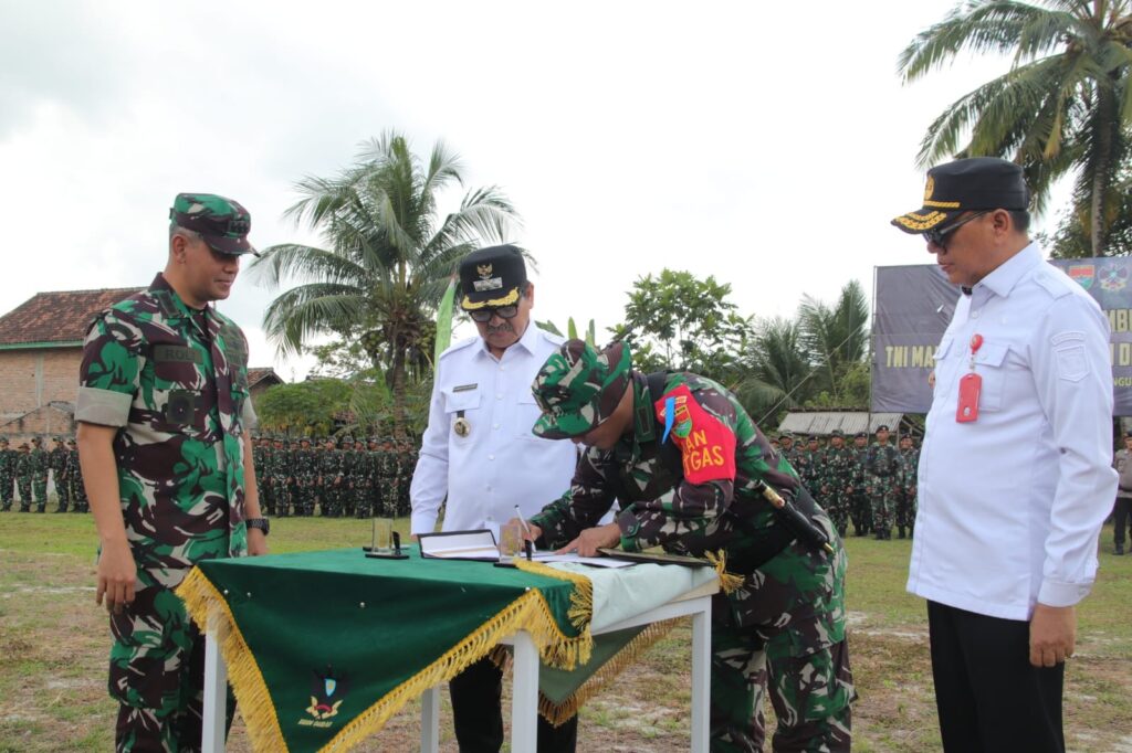 Sinergi TNI dan Pemkab Lampung Utara Pacu Pembangunan Desa Melalui TMMD ke-129