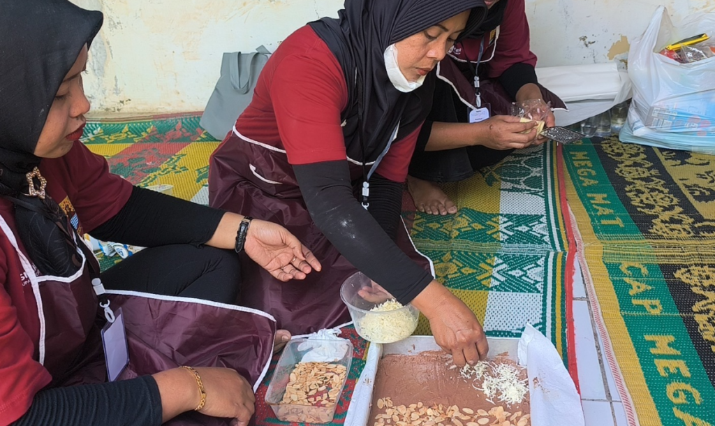 Optimisme Ibu-Ibu Desa Luwung Kencana dalam Pelatihan Brownies
