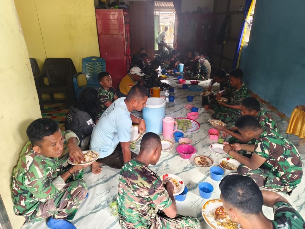 Ungkapan Terima Kasih Warga Polewali, Satgas TMMD Diajak Makan Siang Bersama