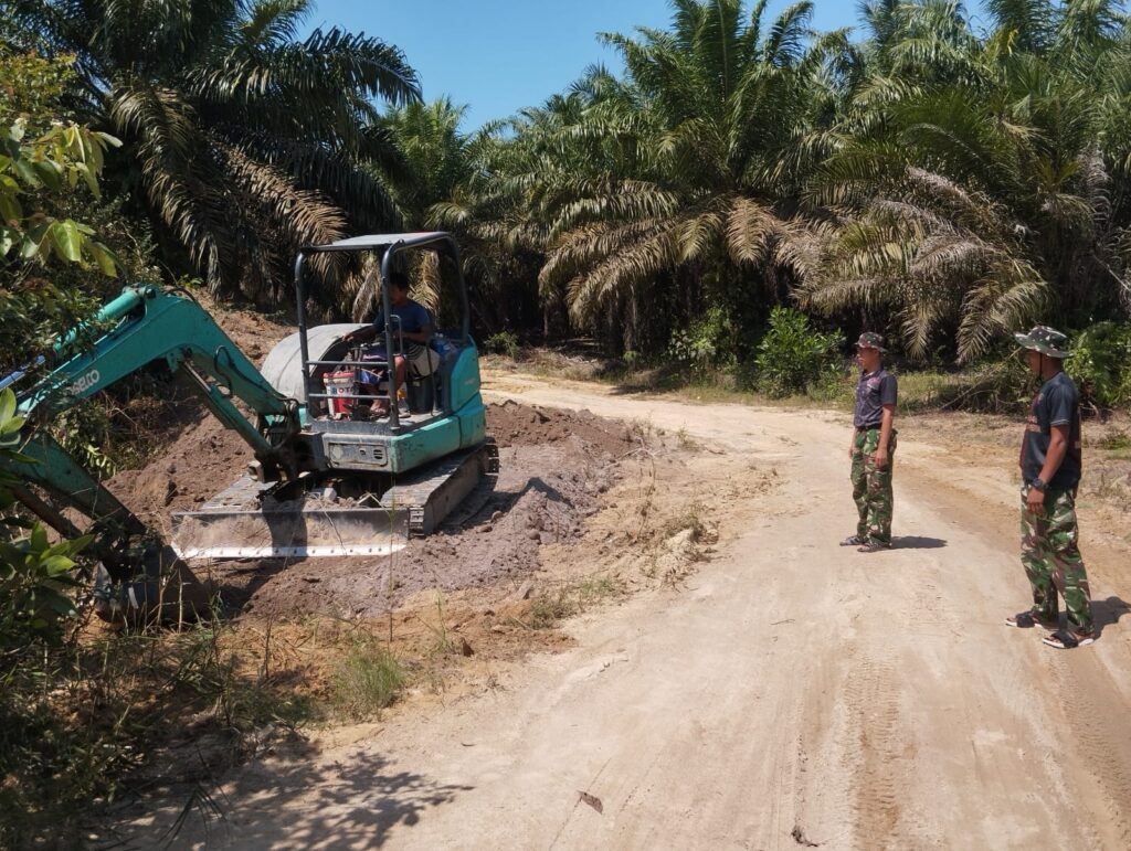Geliat Ekonomi Desa Deniang, Proyek Pelebaran Jalan TMMD Kodim 0413/Bangka Dikebut