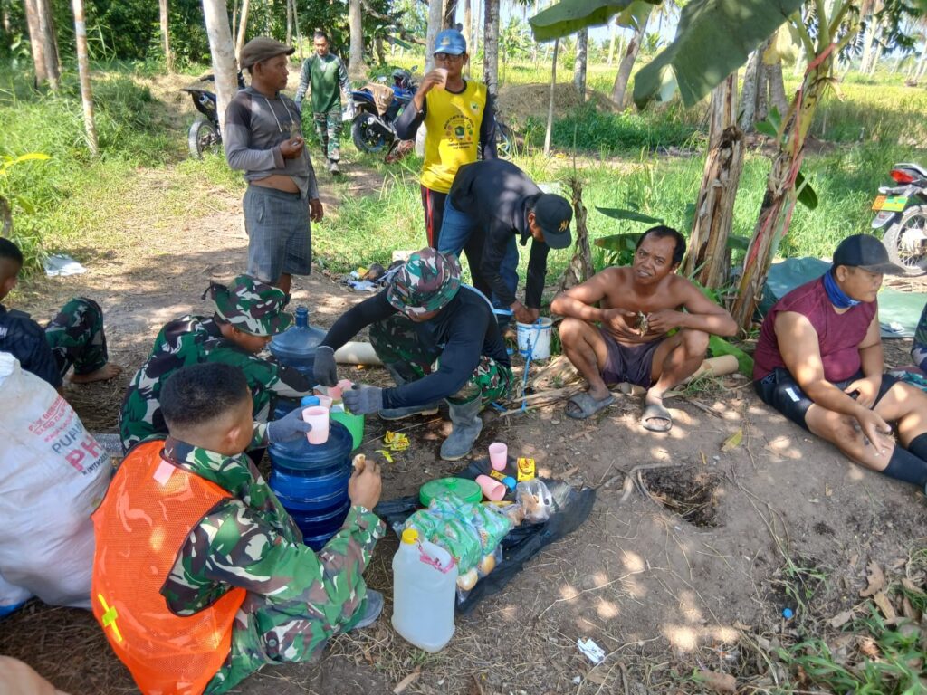 Silaturahmi Satgas TMMD Perkuat Semangat Gotong Royong Masyarakat