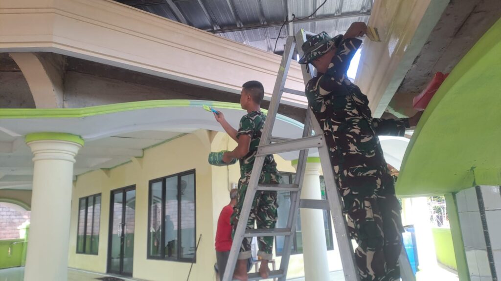 Pengecatan Rumah Ibadah TMMD 129 Kodim 0413/Bangka Capai 80 Persen