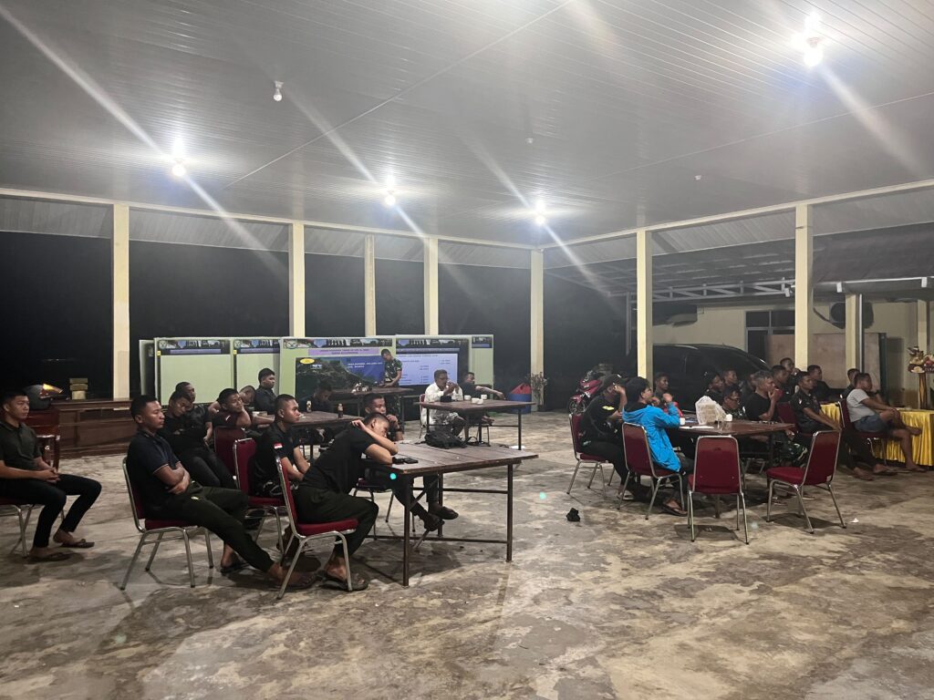 Dandim 0413/Bangka Hadiri Nonton Bareng Semifinal Piala Dunia 2026 Bersama Warga di Lokasi TMMD ke-129 Desa Deniang
