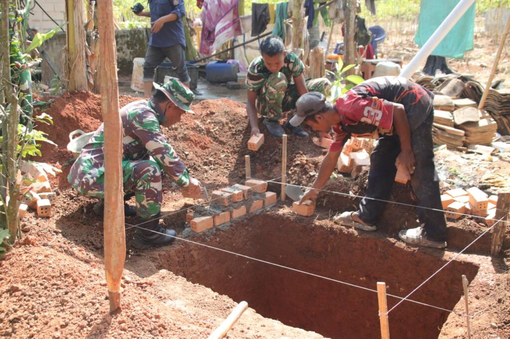 Desa Baru Raharja Buka Harapan Sehat lewat Pembangunan MCK TMMD Ke-129