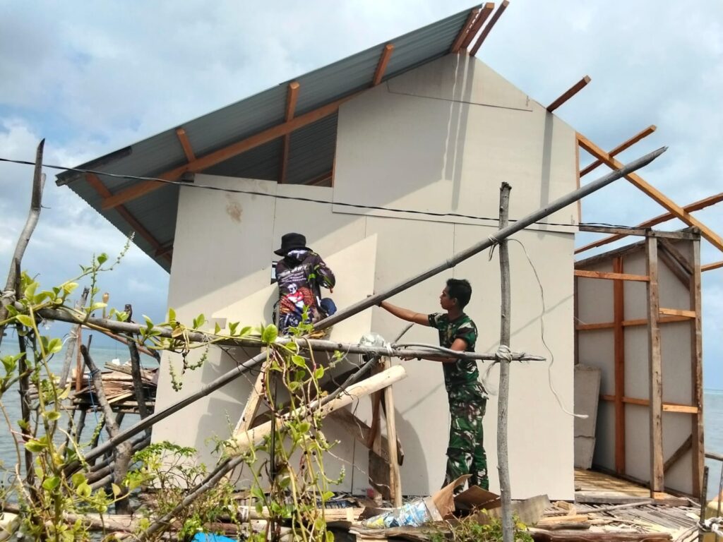 Dedikasi Satgas TMMD, Perbaikan RTLH Bapak Nardianto Berjalan Lancar