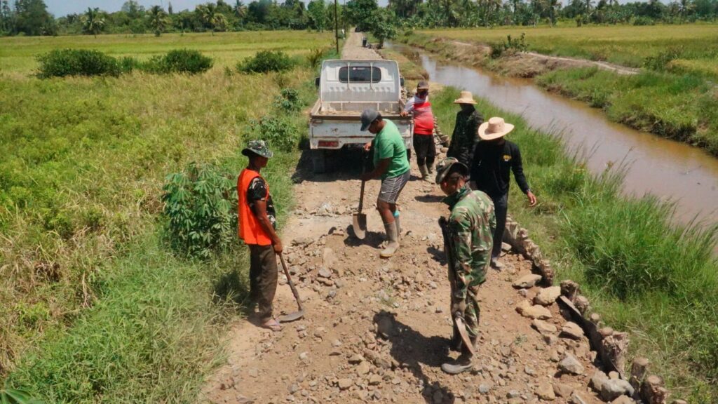 Partisipasi Masyarakat dan Satgas TMMD Tingkatkan Kualitas Jalan Desa