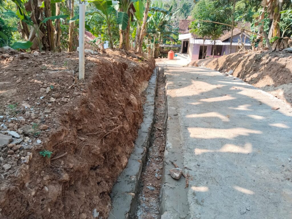 TMMD ke-129: Pembangunan Rabat Beton di Pinang Jaya