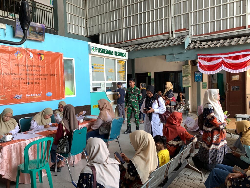 Peningkatan Kesehatan Masyarakat Melalui TMMD Ke-129 di Puskesmas Kesongo
