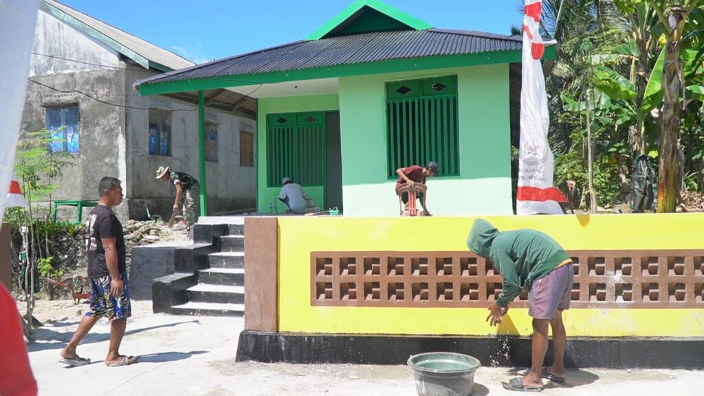 Proses Finishing Renovasi RTLH Bapak Hardi di Desa Pulau Dua Berjalan Lancar