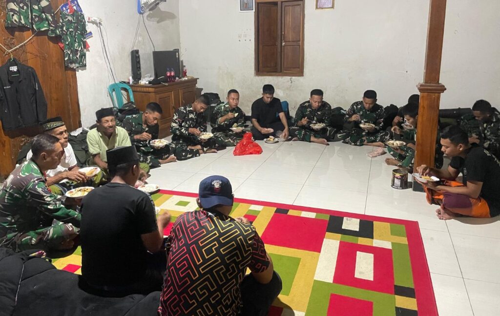 Kehangatan Malam di Desa Kesongo: Sinergi Satgas TMMD 129 dan Warga