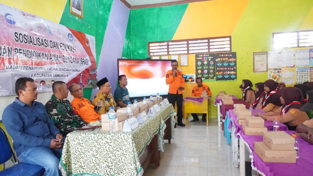 Edukasi Bencana, Satgas TMMD 129 dan BPBD Lamongan Giatkan Kesiapsiagaan di SDN 1 Tlemang