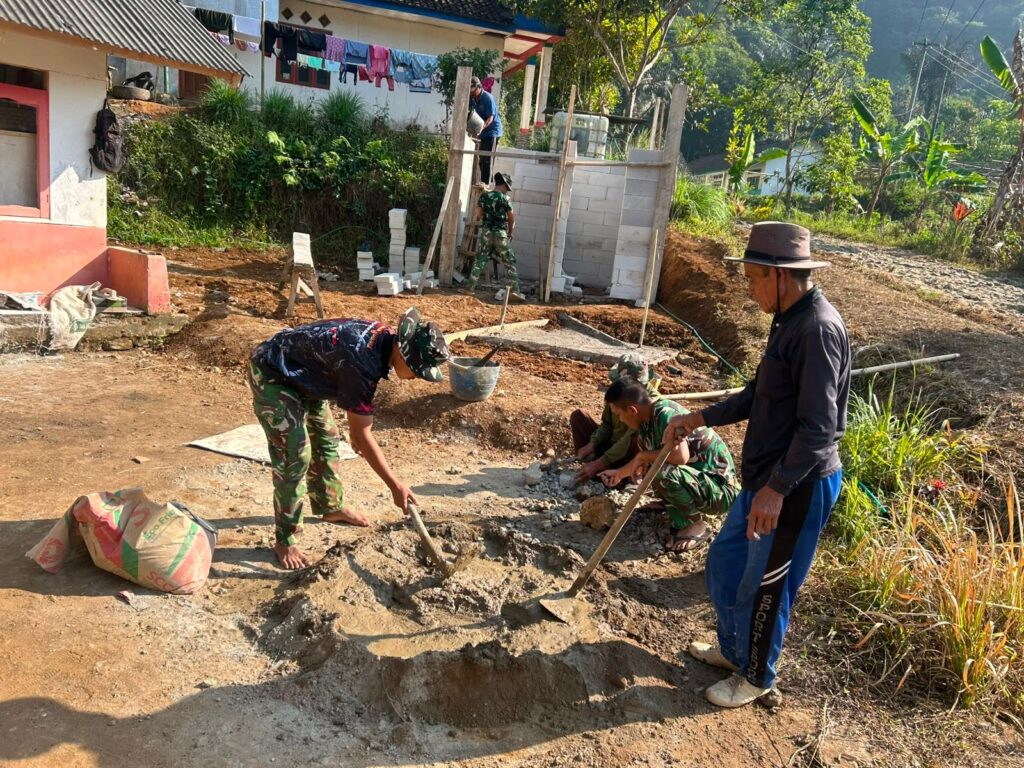 Pembangunan MCK Terus-Berlanjut dalam TMMD Ke-129 Kodim 0608/Cianjur