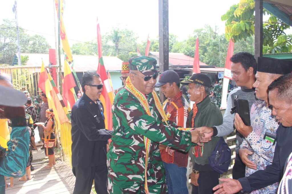 Suasana Gembira Menyambut Tim Wasev TMMD Pati di Ke-129 Kodim 1206/Putussibau