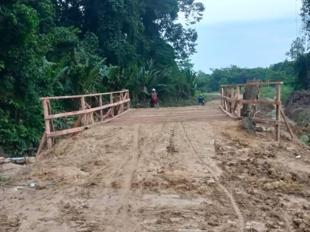 Perkuat Infrastruktur, Satgas TMMD Ke-129 Kodim 1206/Psb Tingkatkan Jembatan untuk Akselerasi Pembangunan Jembatan Kerato di Ulak Pauk