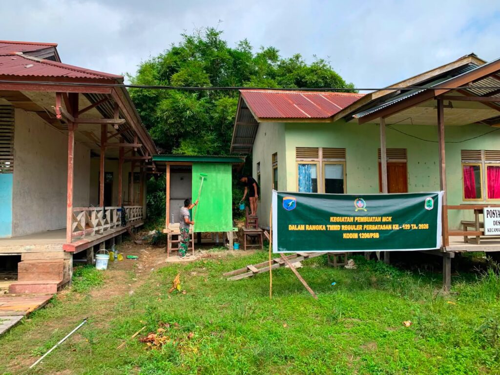 Satgas TMMD Ke-129 Kodim 1206/Putussibau Percepat Proses Pengerjaan MCK