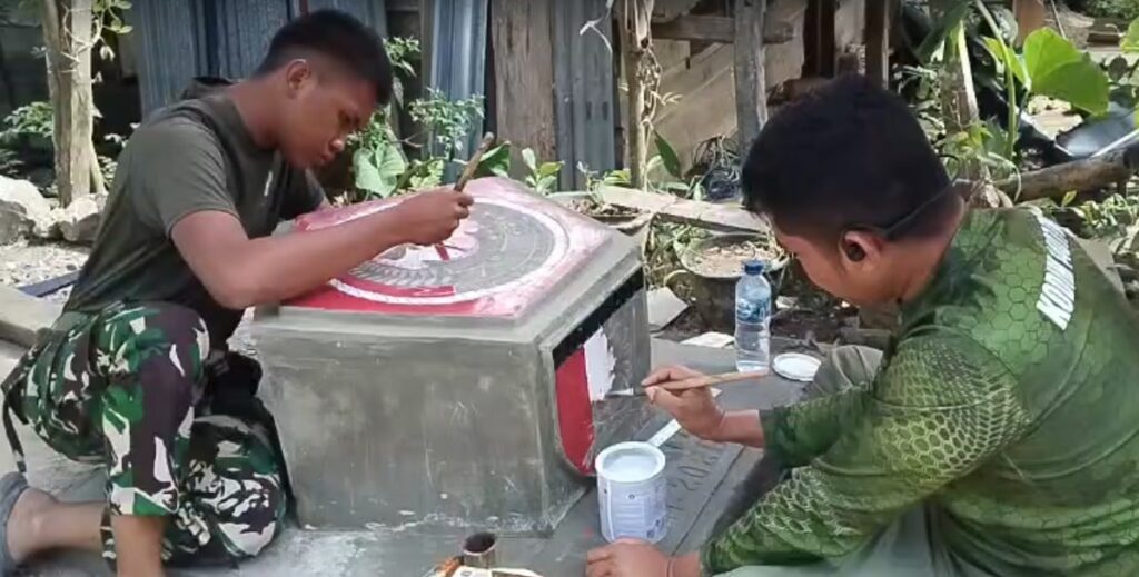 Proses Pembuatan Prasasti RTLH oleh Satgas TMMD ke-129 di Bone