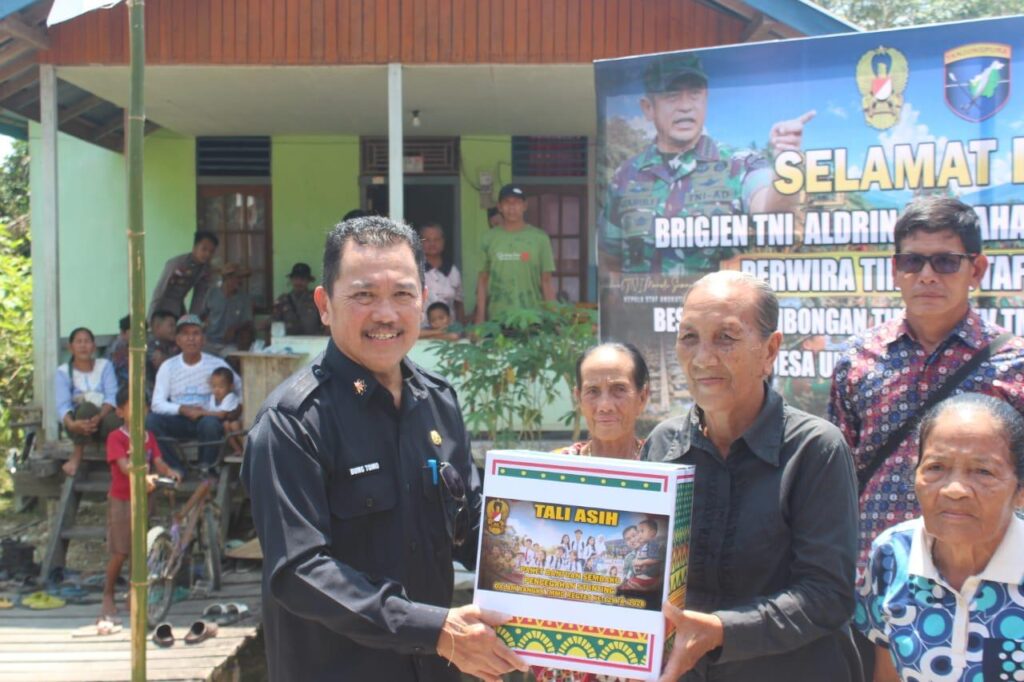 Menguatkan Ikatan TNI dan Warga, Tim Wasev TMMD Ke-129 Gelar Acara Tali Asih
