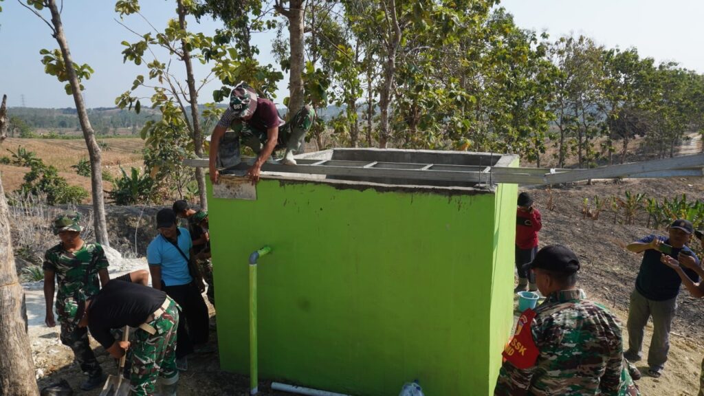 Satgas Kodim 0812/Lamongan Selesaikan Proyek Tandon Air di Dusun Bakon Sebelum TMMD 129 Ditutup