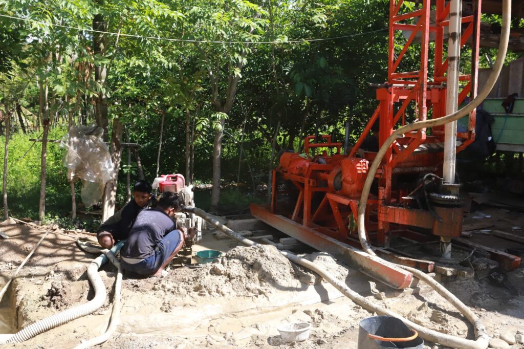 Semangat Tak Kenal Lelet, Satgas TMMD 129 Kodim 0102/Pidie Terus Pacu Pembangunan Sumur Bor