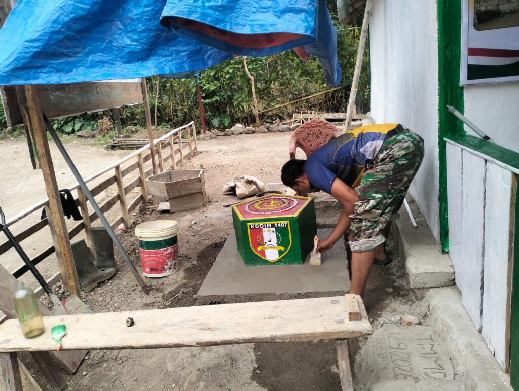 Pembangunan RTLH di Desa Pattuku Ditandai dengan Prasasti TMMD ke-129