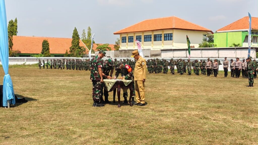 Pembangunan TMMD 129 Resmi Ditandai dengan Penandatanganan Naskah Serah Terima