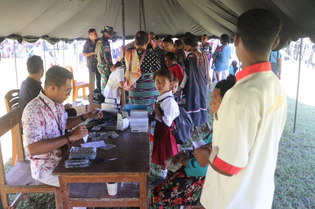 TMMD Kodim 1605/Belu Resmi Ditutup dengan Sebuah Pengobatan Gratis
