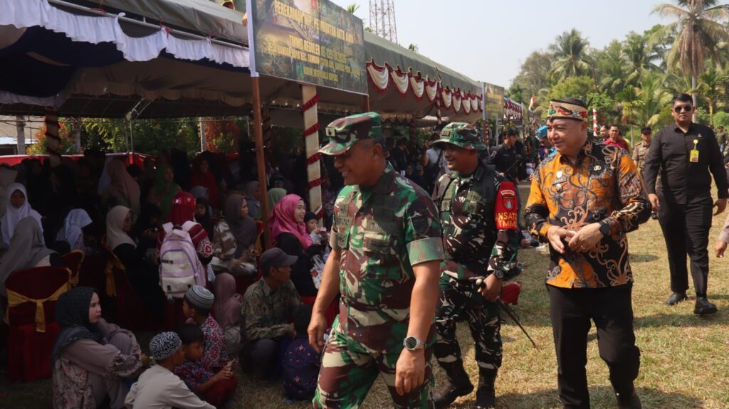 Layanan Administrasi Kependudukan Gratis Meriahkan Penutupan TMMD Ke-129