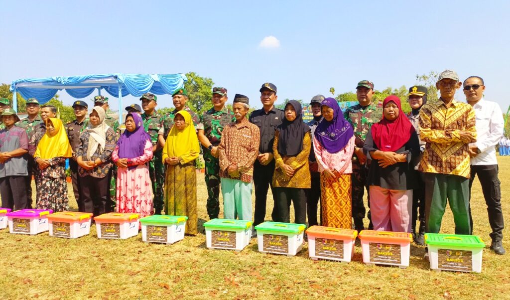 Akhir TMMD ke-129 di Kesongo Bojonegoro: Perayaan dengan Serah Terima Sembako