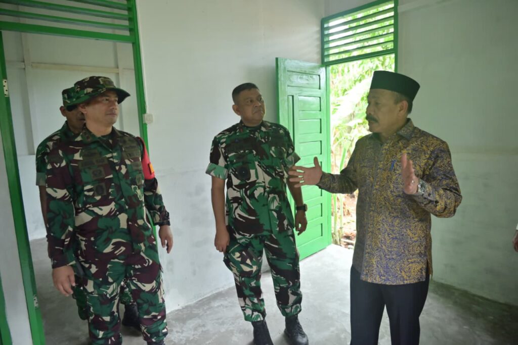 Transformasi Lima Rumah Tak Layak Huni Menjadi Hunian Sehat, Danrem 011/Lilawangsa Tinjau Hasil TMMD ke-129