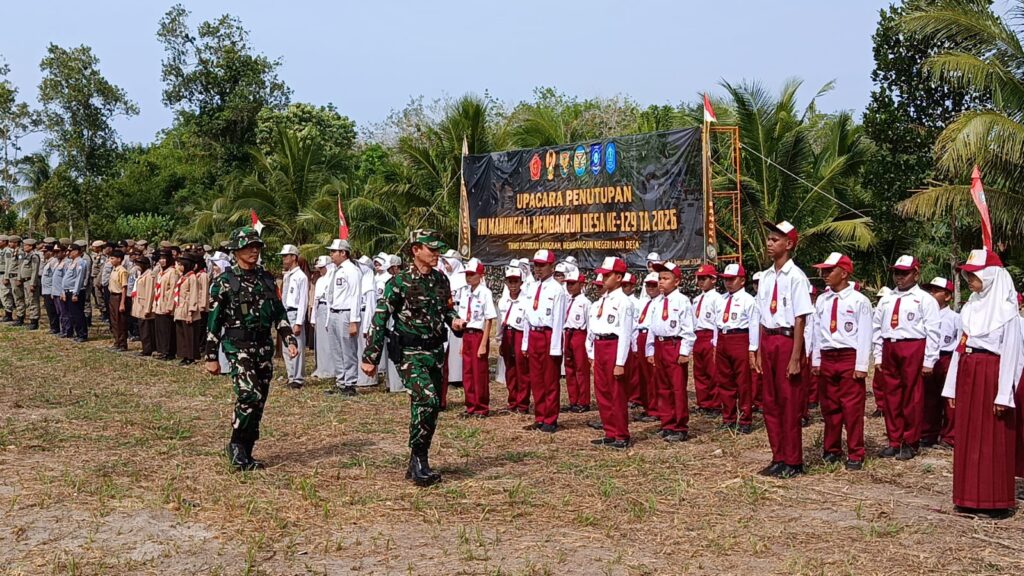 Penutupan TMMD ke-129 di Desa Deniang Memperkuat Sinergi TNI dengan Warga