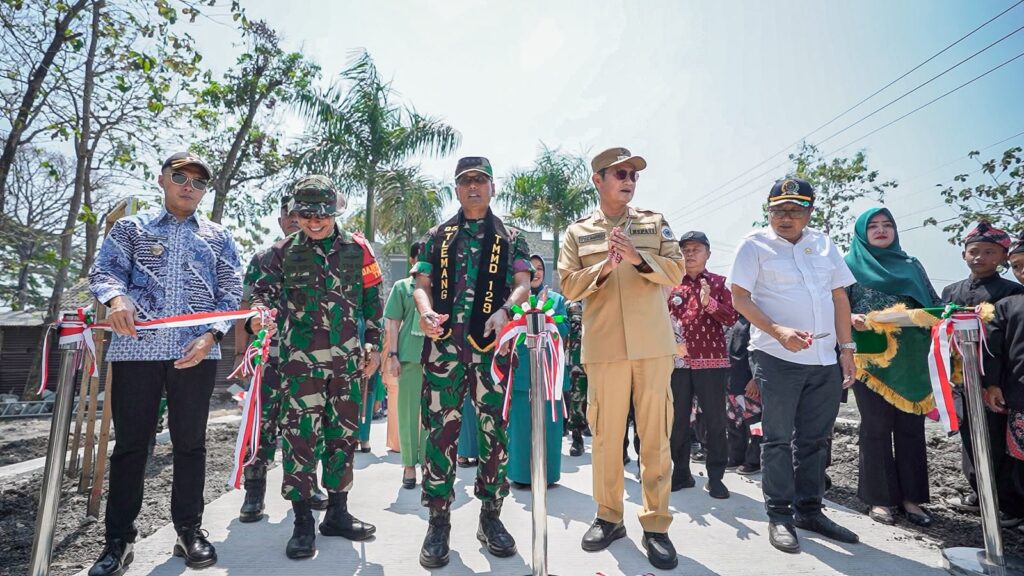 Bupati Lamongan Ungkap Kebanggaan Usai TMMD 129, Dorong Pembangunan Berlanjut